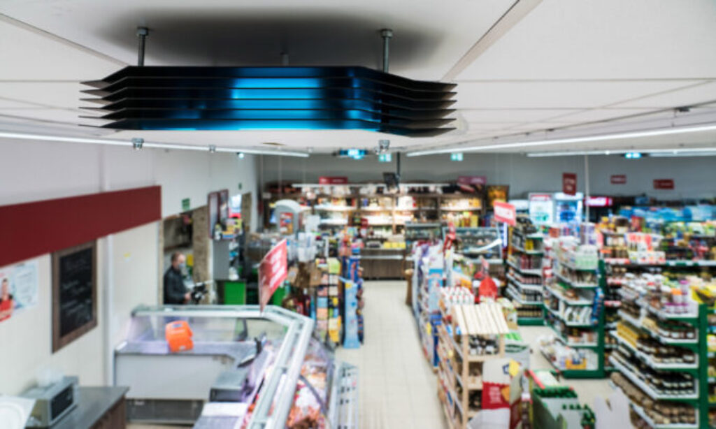 Bezpieczniejsze zakupy w sklepach „Społem” dzięki dezynfekcji Philips UV-C