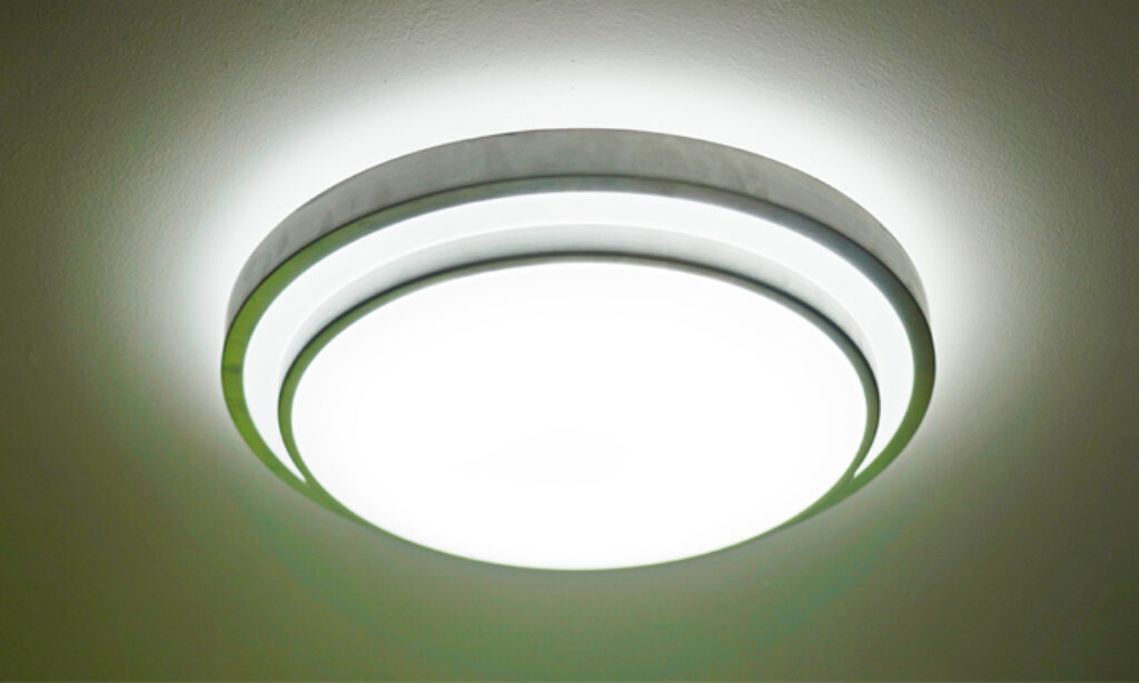 Kontrola lamp i opraw oświetleniowych