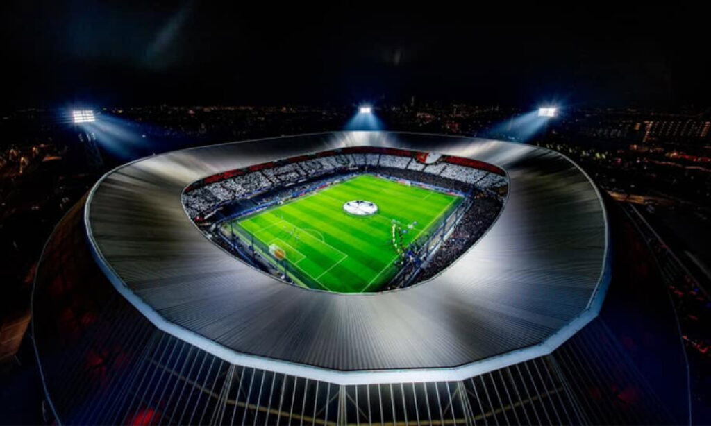 Zintegrowane oświetlenie sportowe na boiskach FIFA