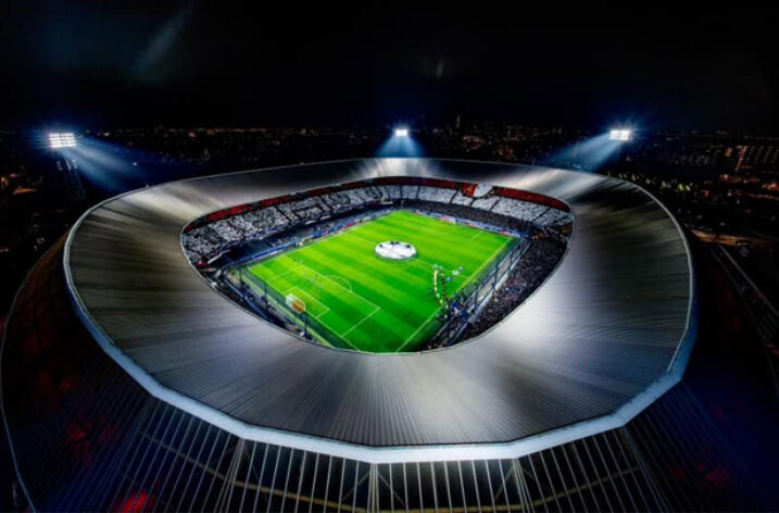 Zintegrowane oświetlenie sportowe na boiskach FIFA