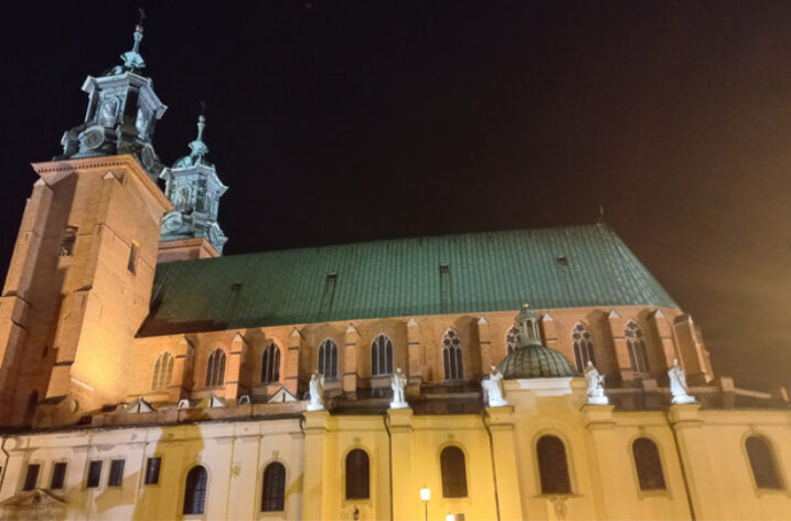 Iluminacja zabytkowej katedry w Gnieźnie